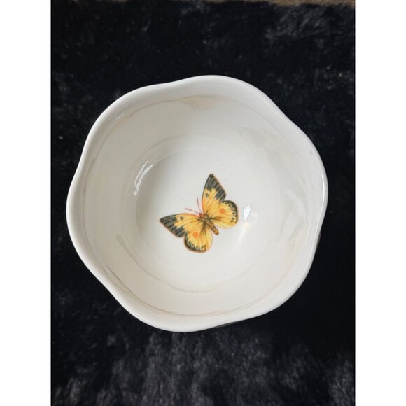 Lenox Butterfly Meadow Desert  Bowl With Floral & Butterfly Design Set Of 4 - Picture 1 of 7